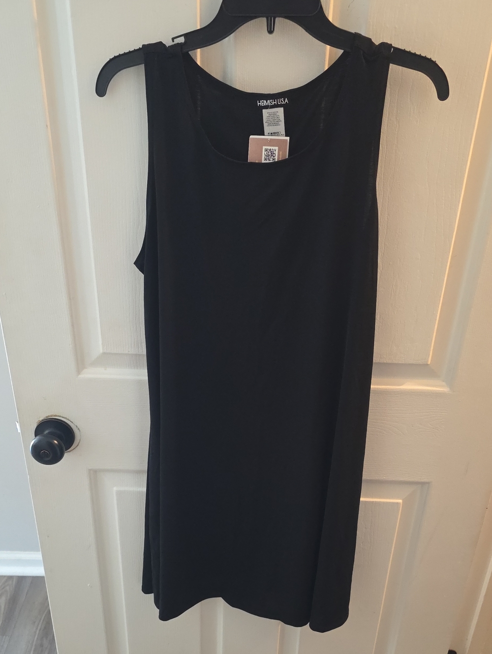 HEIMISH USA Black Sleeveless Tank Top